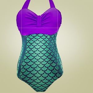 Beautifully Unique Mermaid Swimsuit.  Size XL